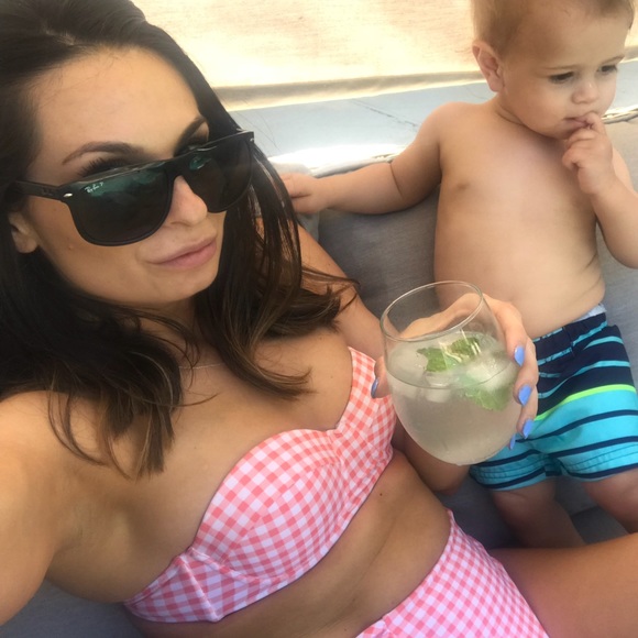 Meet your Posher, Jenni - Picture 2 of 5